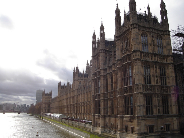 Lords hand government new 'bedroom tax' defeat