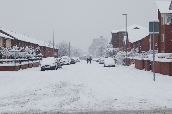 Snow causes power cuts for thousands of homes