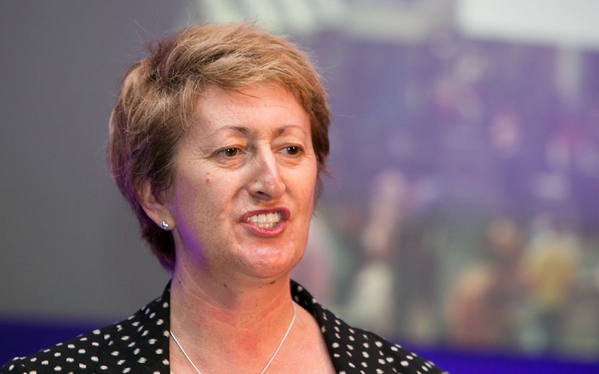 Housing leaders should hand over power