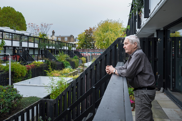 Pioneering social housing architect Neave Brown dies