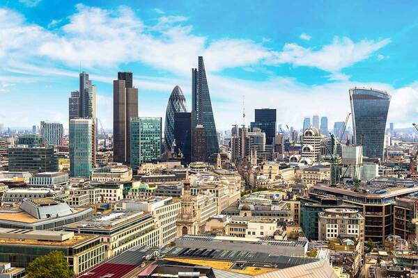 Number of buildings in London forced to abandon ‘stay put’ passes 1,000