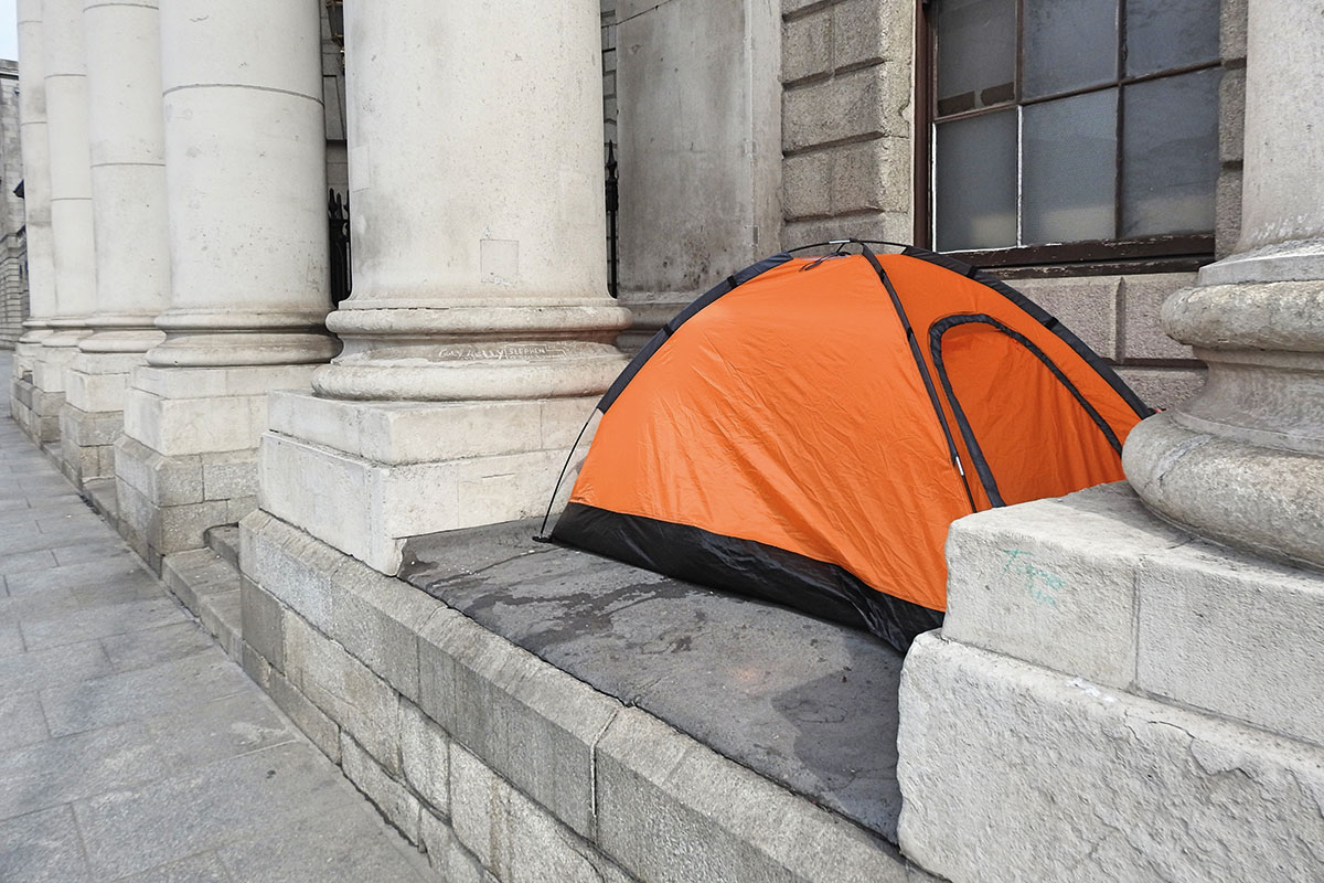Welsh government recruits expert panel in bid to end homelessness