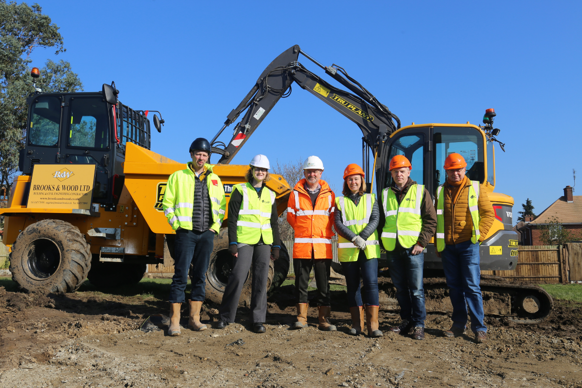 Work underway on new eco-friendly housing scheme in Chelmsford, Carly Hockey- CHP Growth and Partnership Director, Rachel Hadley- CHP People and Culture Director, Cllr. Marie Goldman, Cllr. Stephen Robinson, Cllr. Simon Goldman and Cllr. Chris Davidson