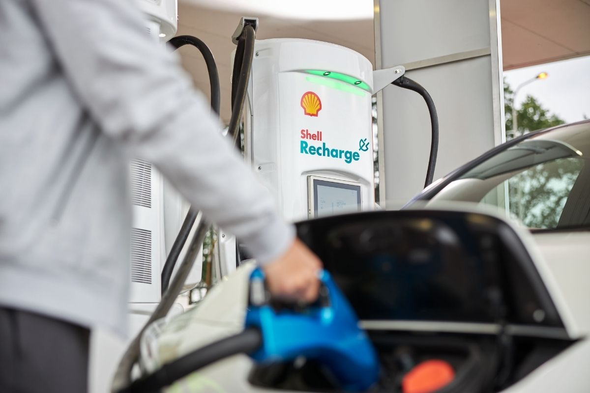 Shell Recharge charging point in the UK (Copyright NewMotion)