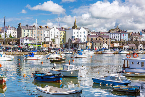 Temporary accommodation bill rises by over 1,000% in Welsh county