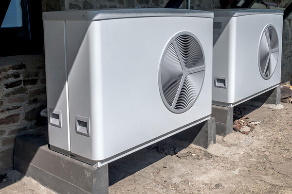Government must fund £34bn switch to heat pumps in social housing, experts say