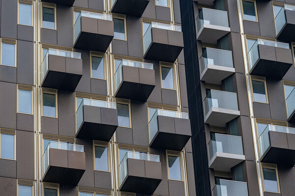 ‘Insultingly modest’ leasehold reform bill does nothing for flat owners, report says