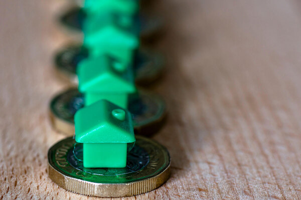 Annual income less than interest payments for one in three landlords last year