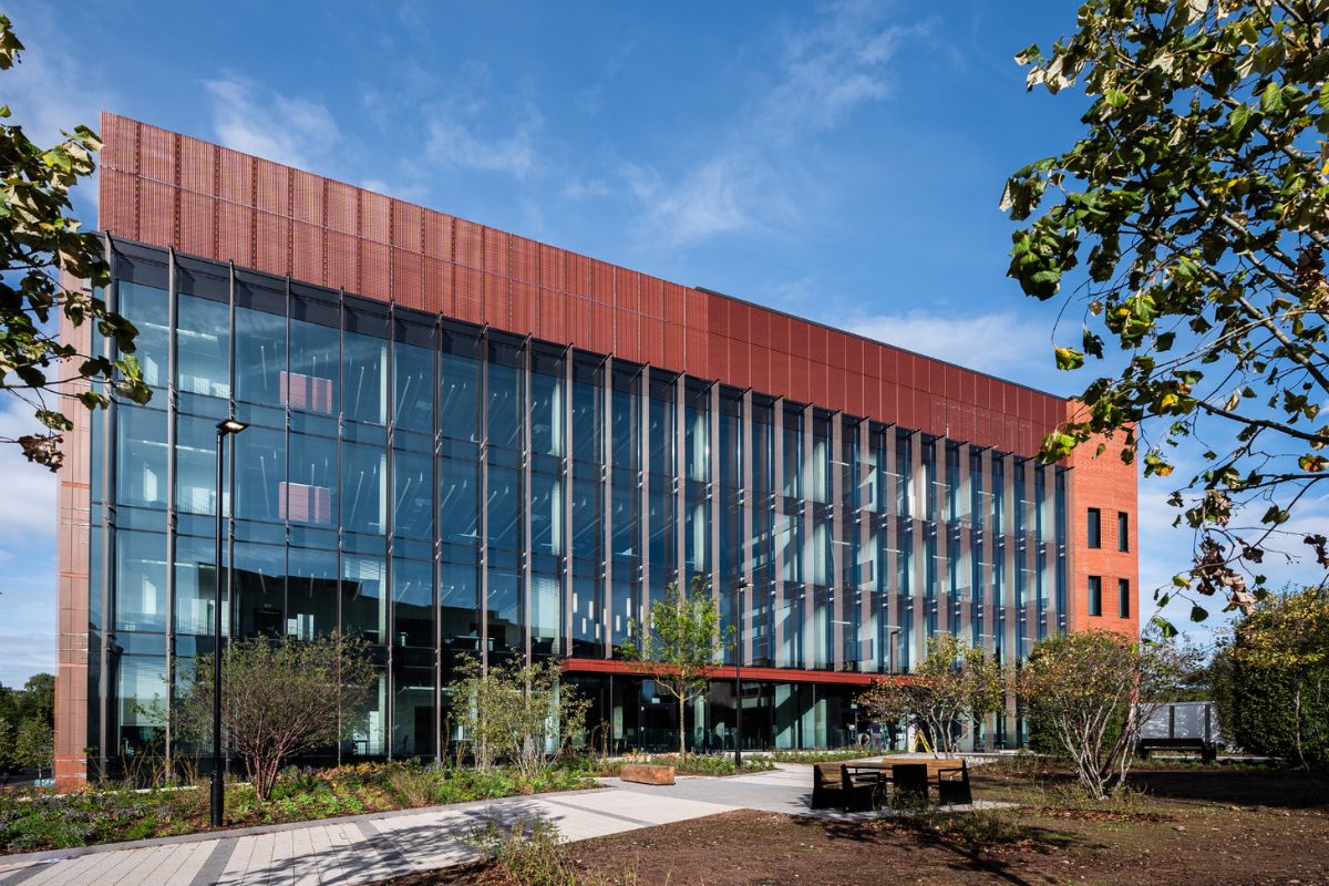 New sustainable Molecular Sciences building opens at the University of Birmingham