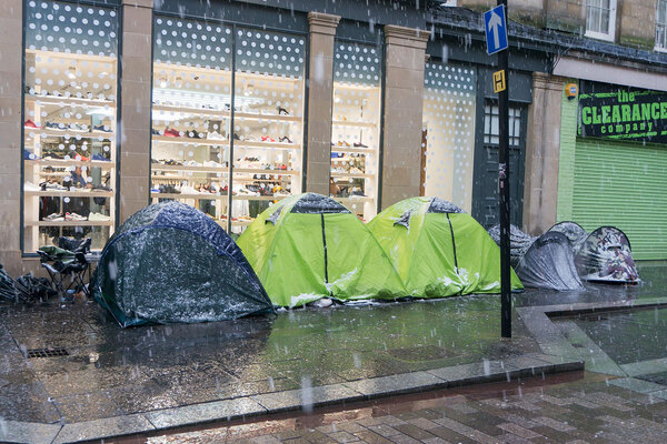 Housing bodies urge government to reconsider proposals to ban tents