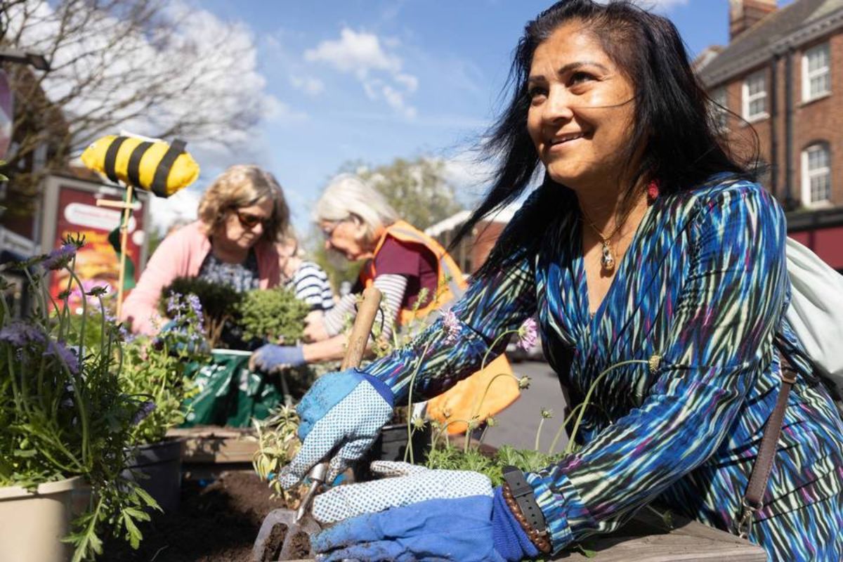 Under-used spaces in London provide "Sharing Spaces" for climate action