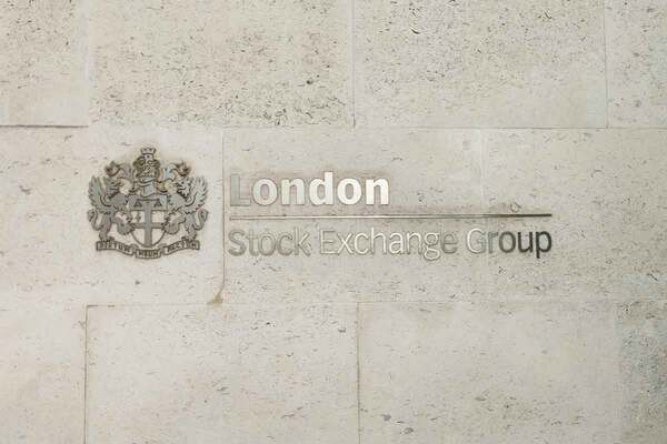 London landlord temporarily suspends bond listings amid delay in accounts publication