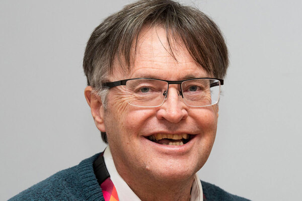 Longstanding chief executive of specialist housing association to retire