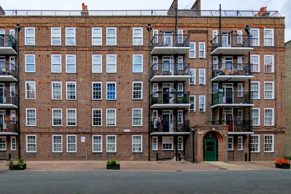 Social rents have fallen in real terms over past 10 years, report finds