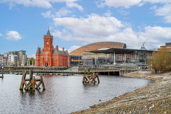 Housing support staff at risk of homelessness due to low pay ‘clearly unacceptable’, Senedd told