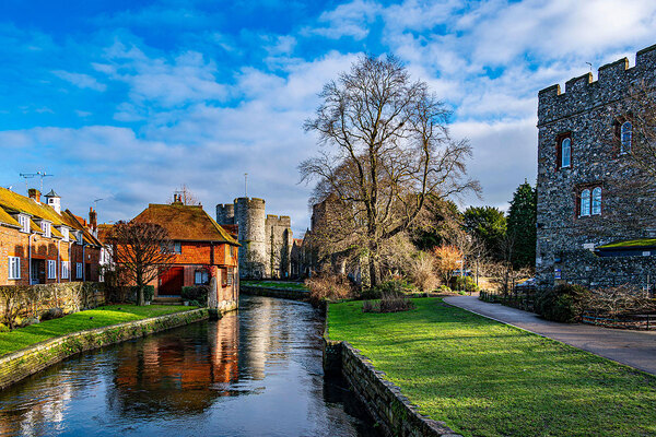 RSH issues C3 grade to South East council and upgrades West Midlands provider to G1