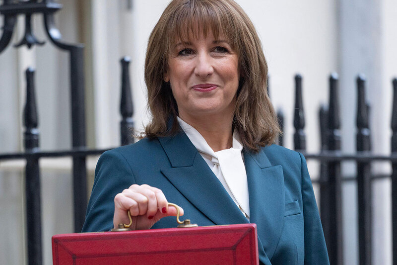 Chancellor Rachel Reeves holding the red briefcase