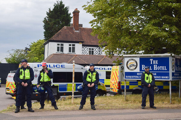 Asylum housing system at ‘tipping point’ but transition to local model will need proper funding, report warns