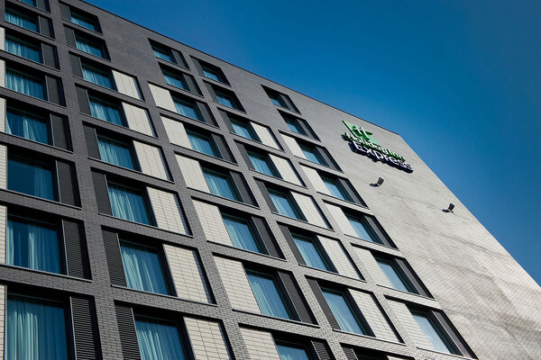 MP demands answers after hotel refuses entry to rough sleepers in freezing conditions