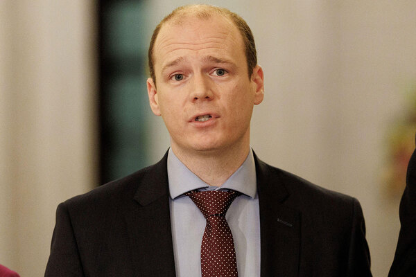 Communities minister launches consultation on strengthening Northern Ireland&rsquo;s landlord registration scheme